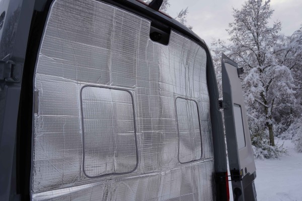 Action: Isolation thermique rabattable pour les portes arrières Camper Van FORD -10%