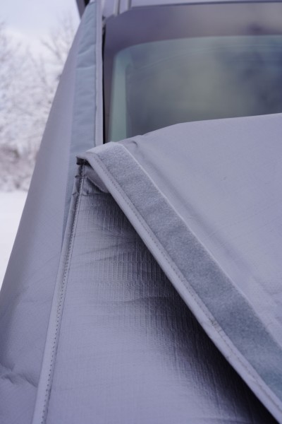 Exterior insulated screen cover Ford