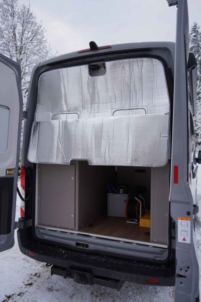 Action: Isolation thermique rabattable pour les portes arrières Camper Van FORD -10%